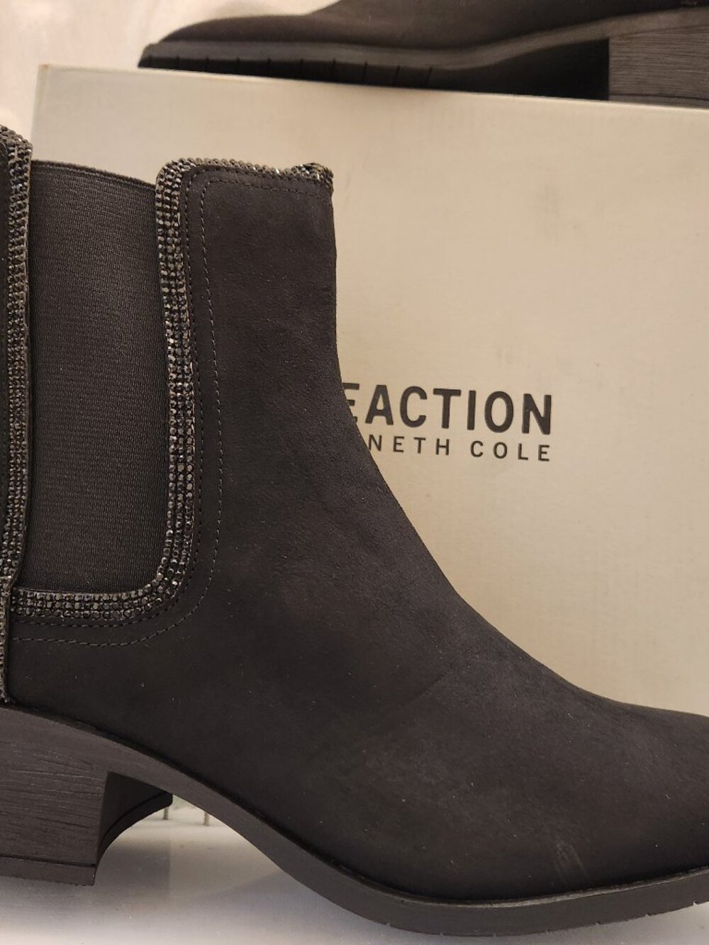 Kenneth Cole Reaction Black Embellished Chelsea Boots. NIB. Size 8.5